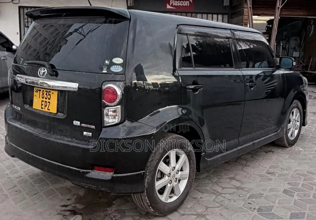 Toyota Rumion 2024 Black