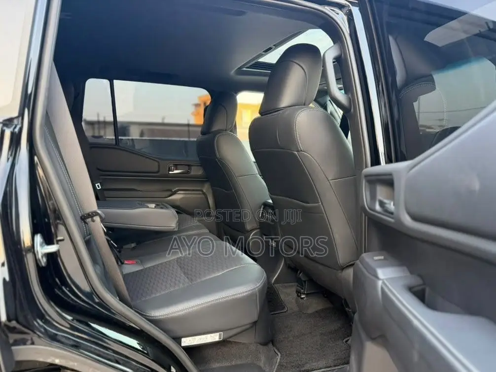 Toyota Land Cruiser Prado 2.7 2025 Black