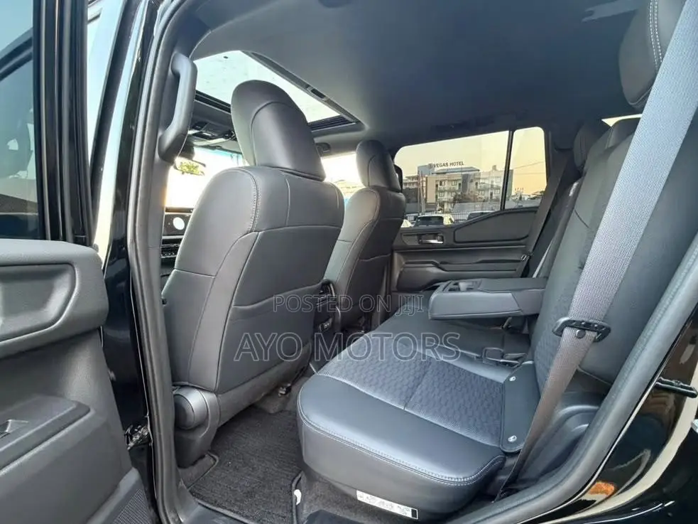 Toyota Land Cruiser Prado 2.7 2025 Black