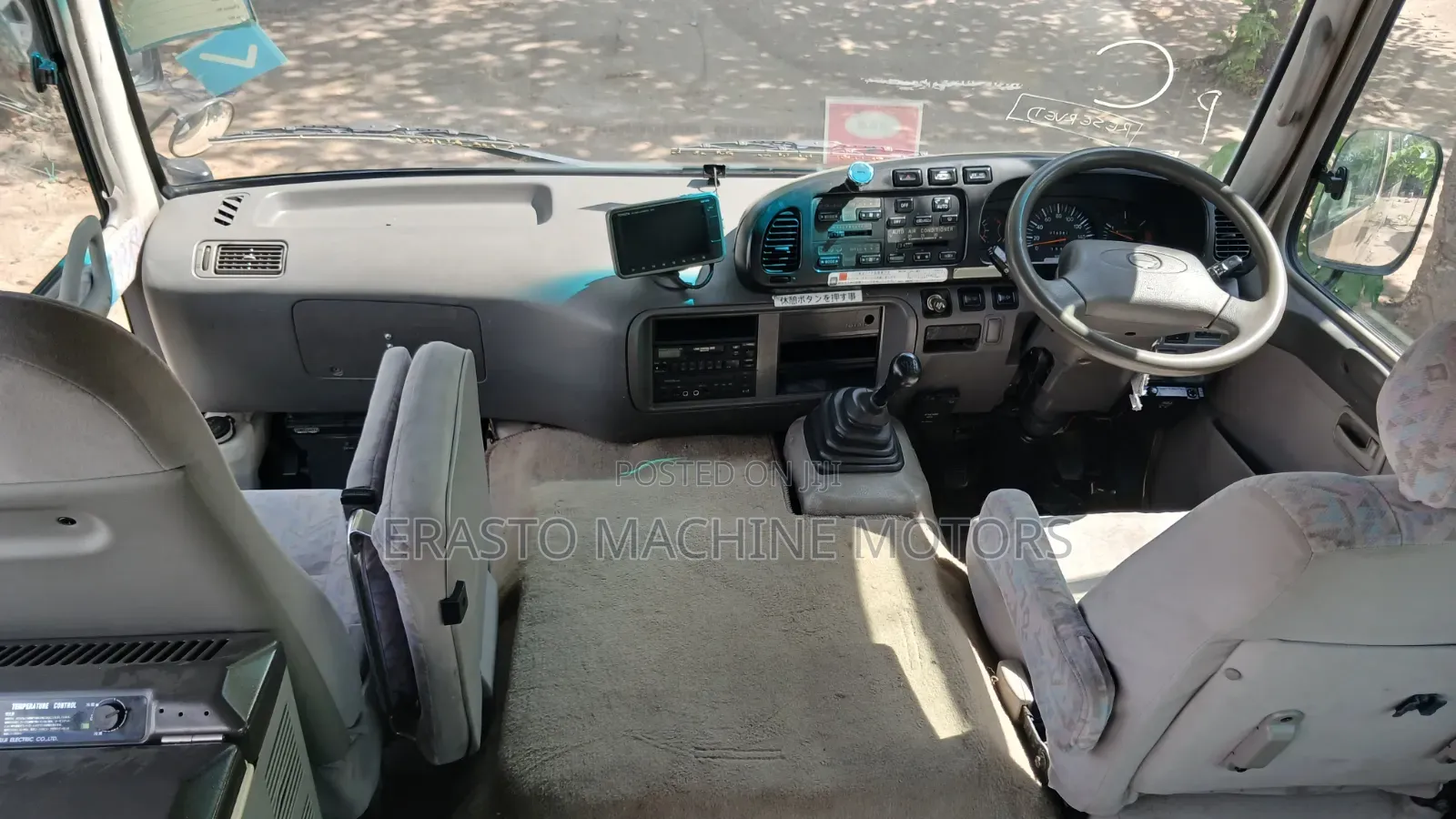 Toyota Coaster 2006 Gold