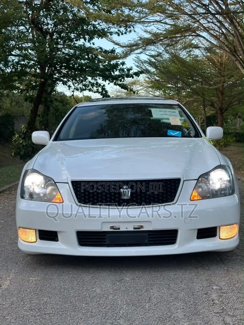 Toyota Crown 2007 White