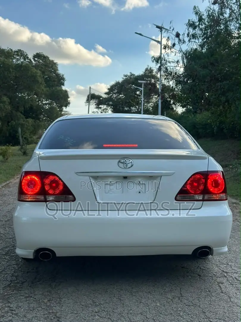 Toyota Crown 2007 White