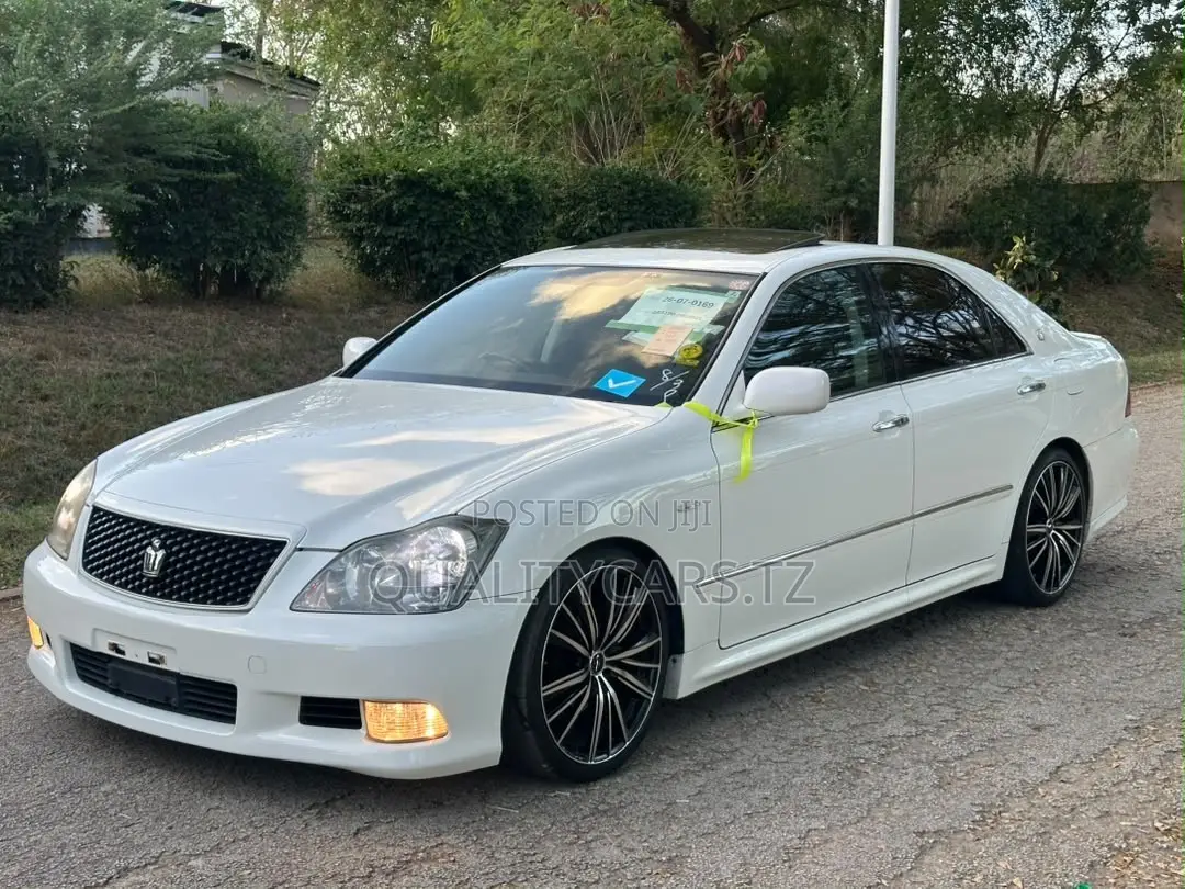 Toyota Crown 2007 White