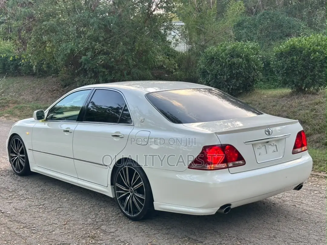 Toyota Crown 2007 White