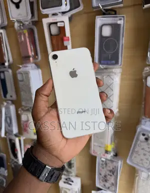 Apple iPhone XR 64 GB White