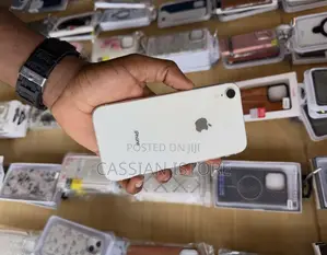 Apple iPhone XR 64 GB White