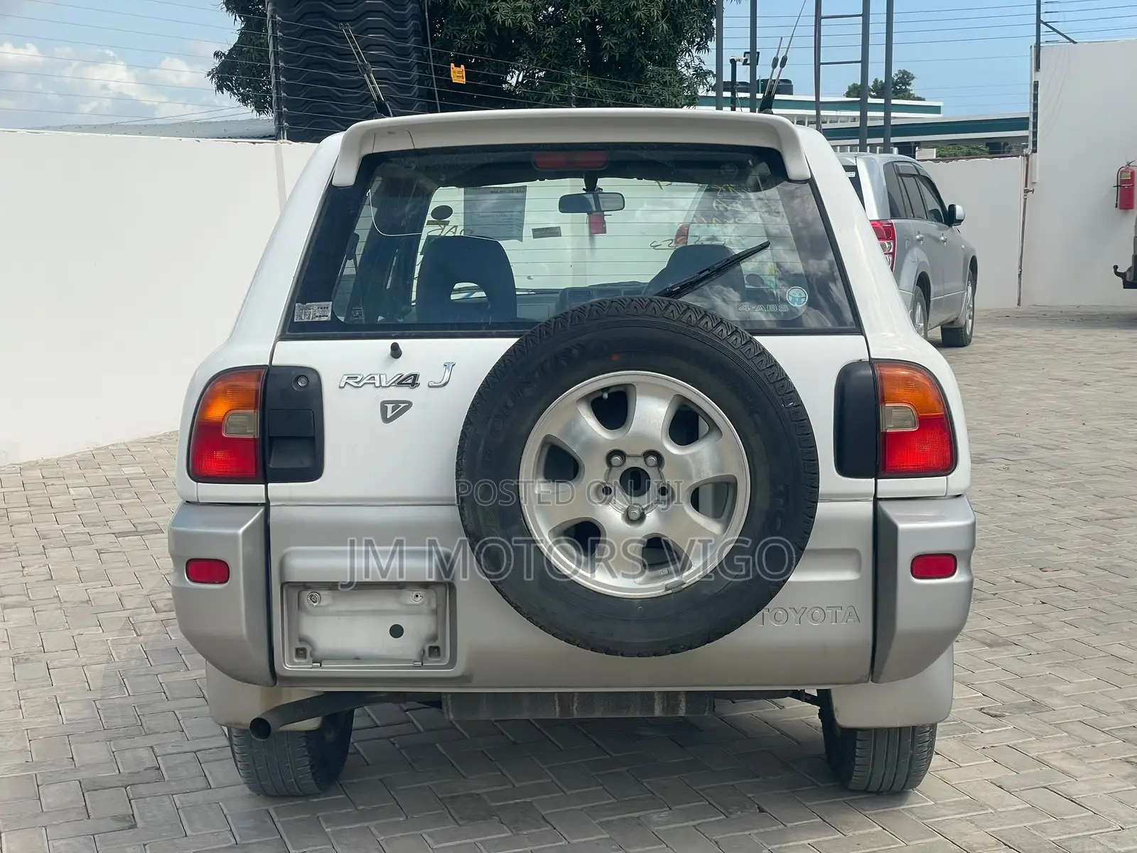 Toyota RAV4 2001 White