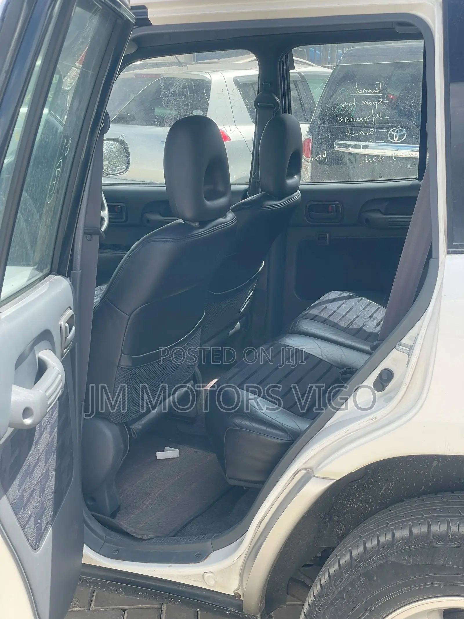 Toyota RAV4 2001 White