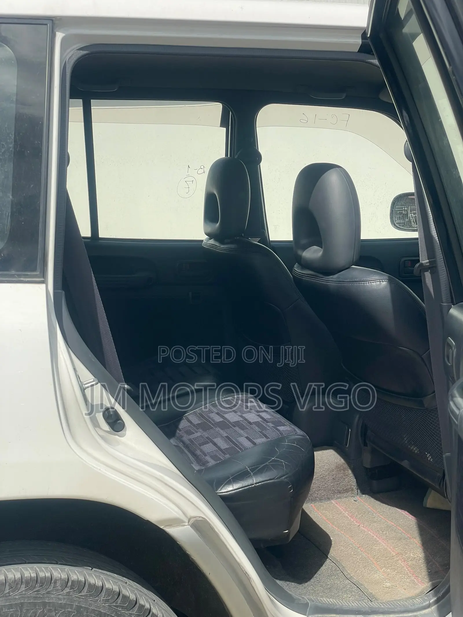 Toyota RAV4 2001 White