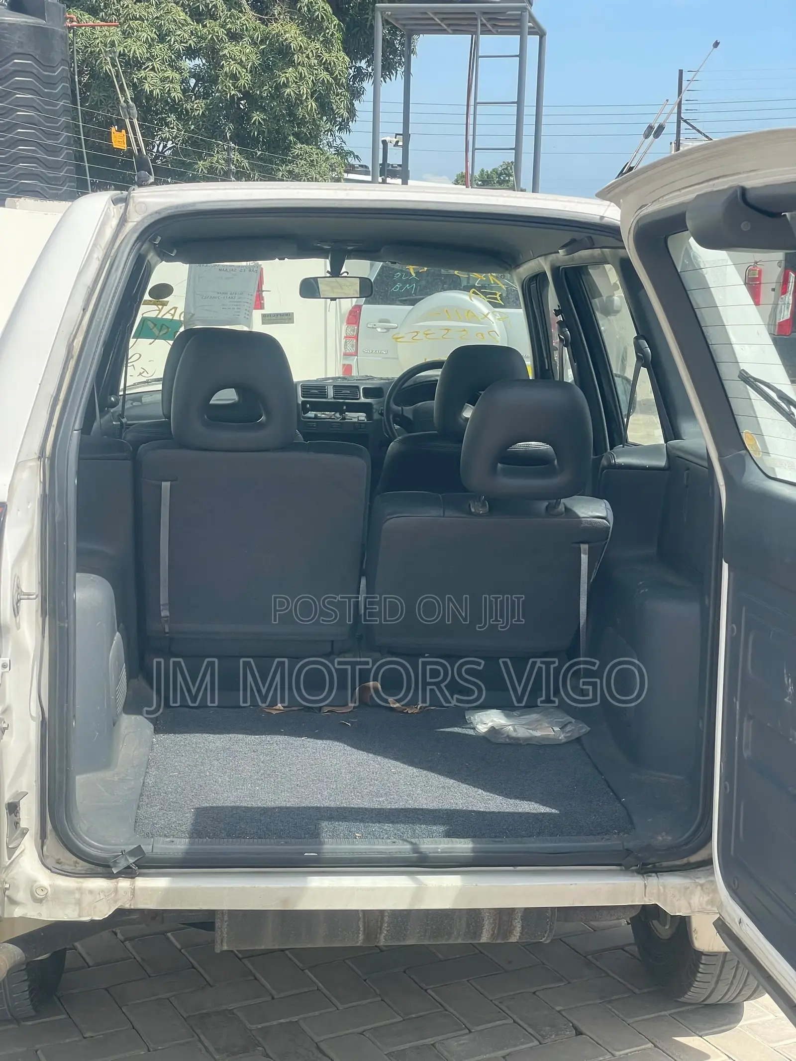 Toyota RAV4 2001 White