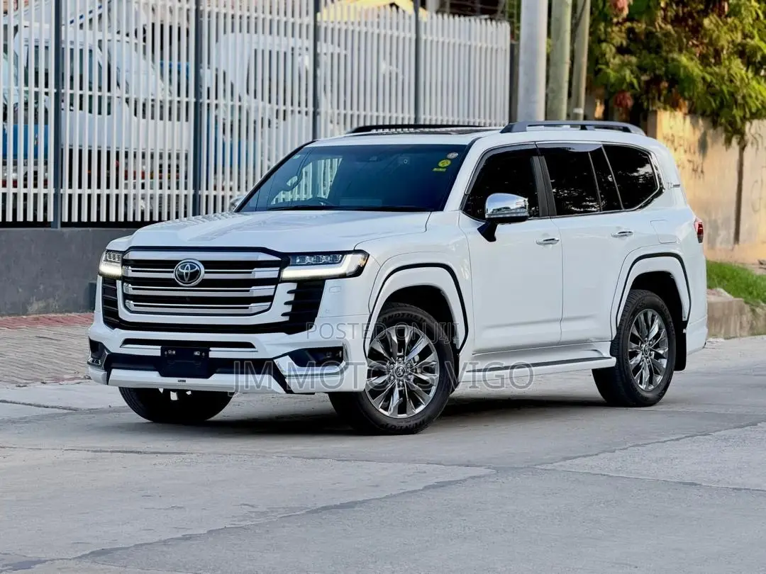 Toyota Land Cruiser 2023 White
