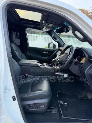 Toyota Land Cruiser 2023 White