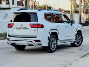 Toyota Land Cruiser 2023 White