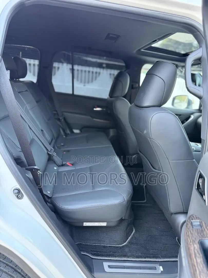 Toyota Land Cruiser 2023 White