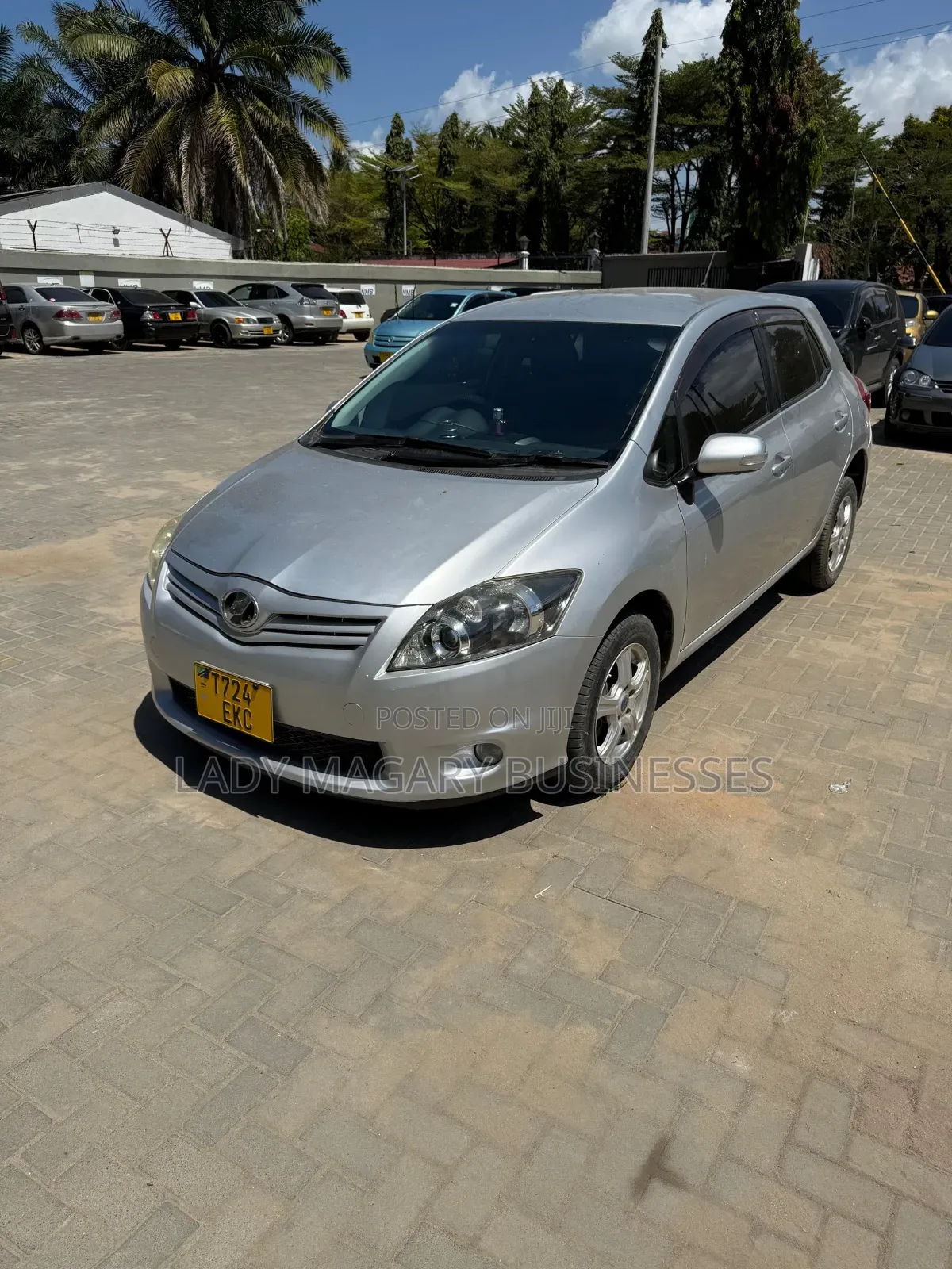 Toyota Auris 2010 Silver