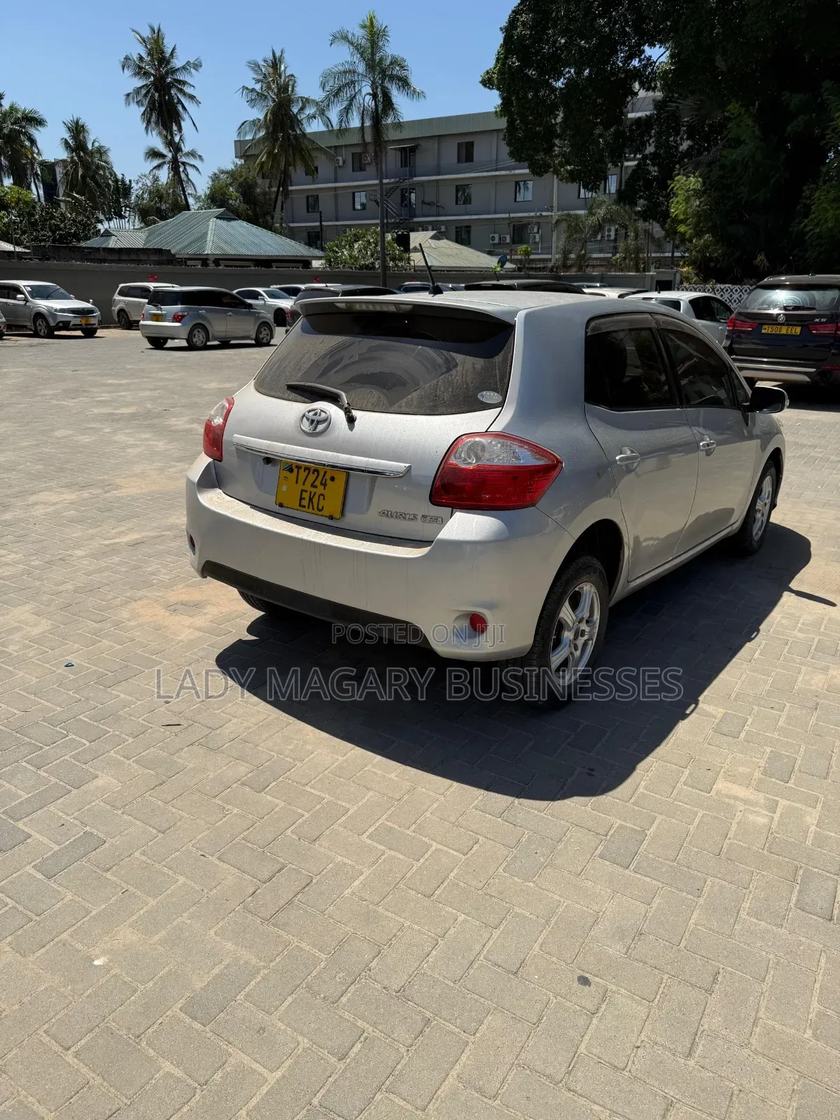Toyota Auris 2010 Silver
