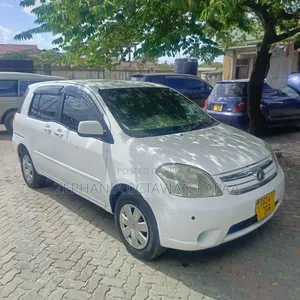 Toyota Raum 2003 White