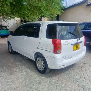 Toyota Raum 2003 White