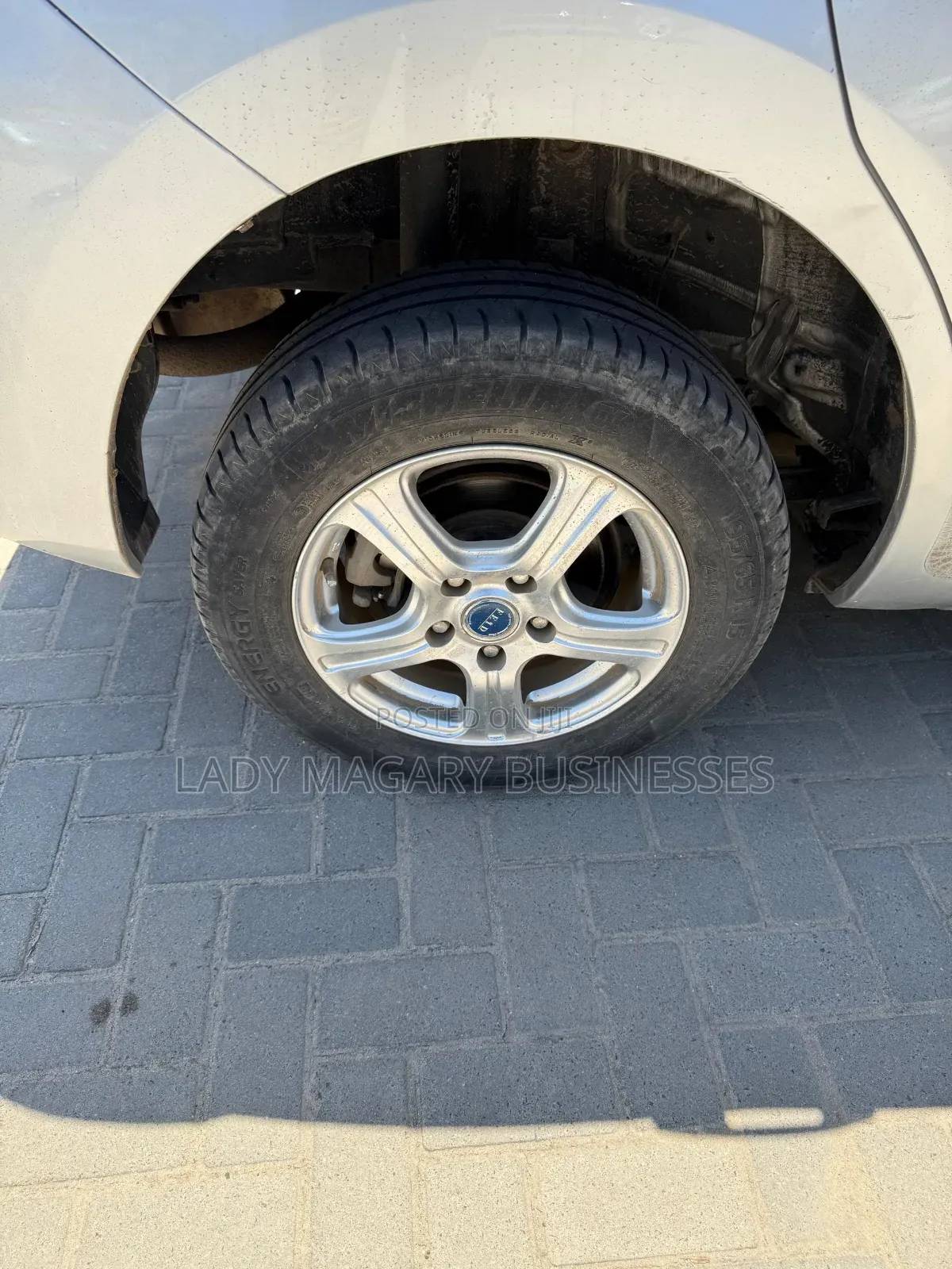 Toyota Auris 2010 Silver