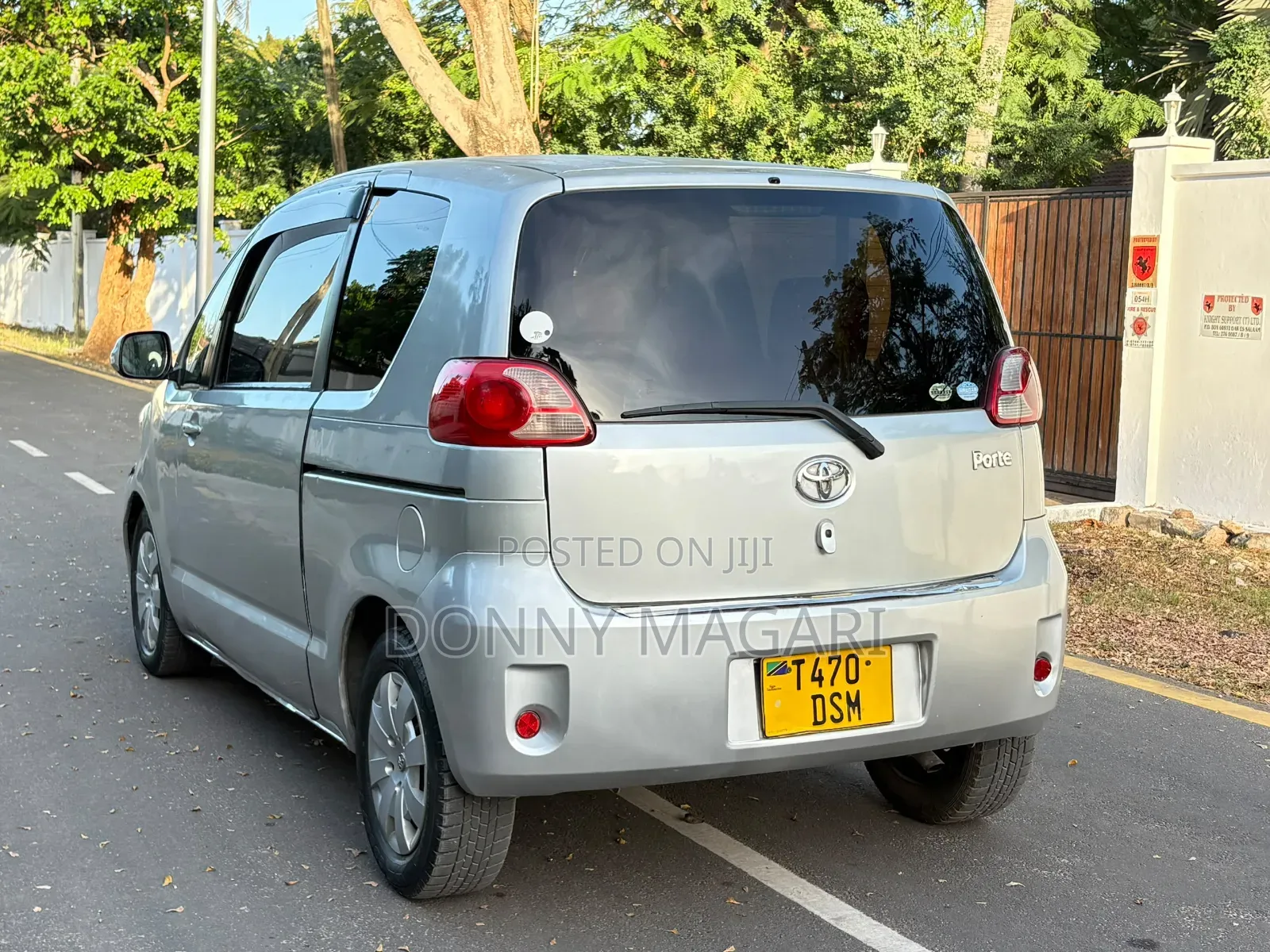 Toyota Porte 2004 Silver