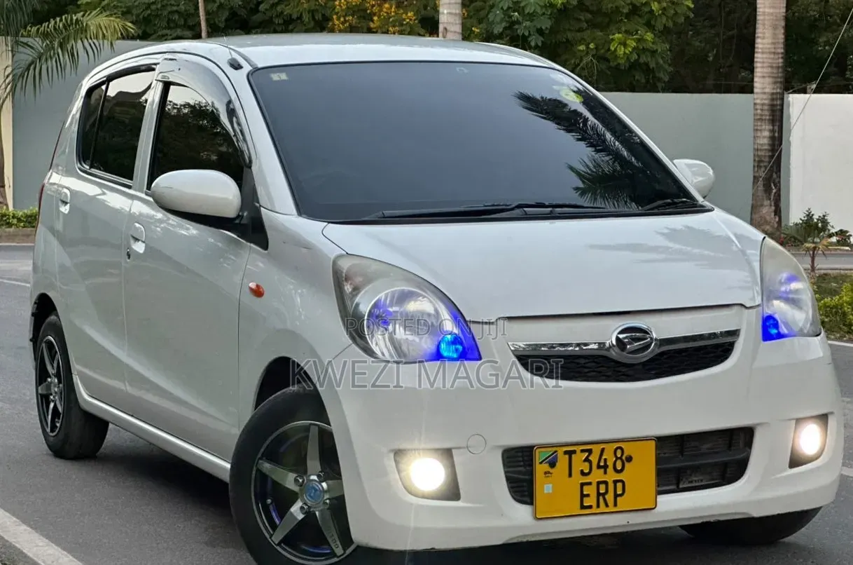 Daihatsu Mira 2012 Pearl