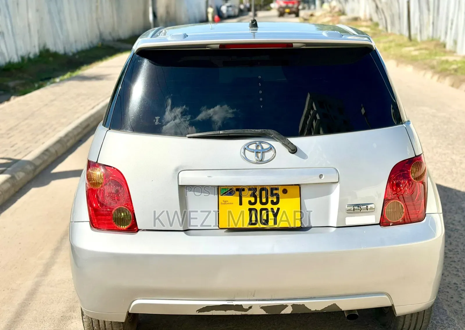 Toyota IST 2004 Silver