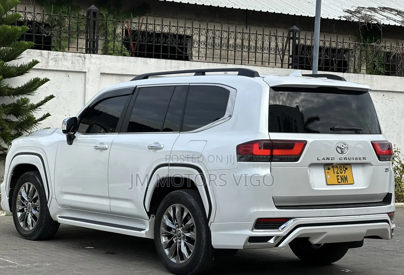 Toyota Land Cruiser 2024 White