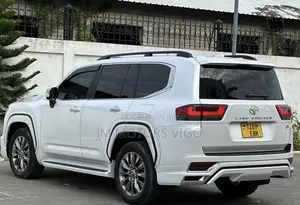 Toyota Land Cruiser 2024 White