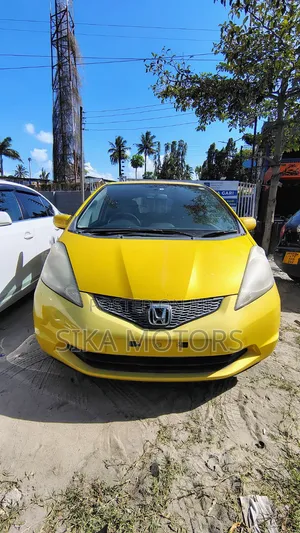 Honda Fit 2010 Yellow
