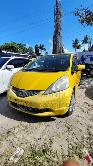 Honda Fit 2010 Yellow