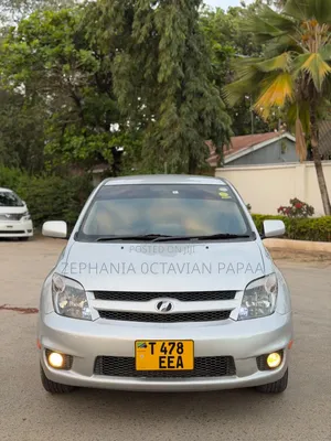 Toyota IST 2006 Silver