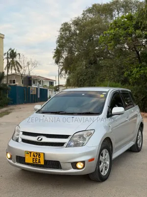 Toyota IST 2006 Silver