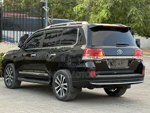 Toyota Land Cruiser 4.5 V8 VXR 2014 Black