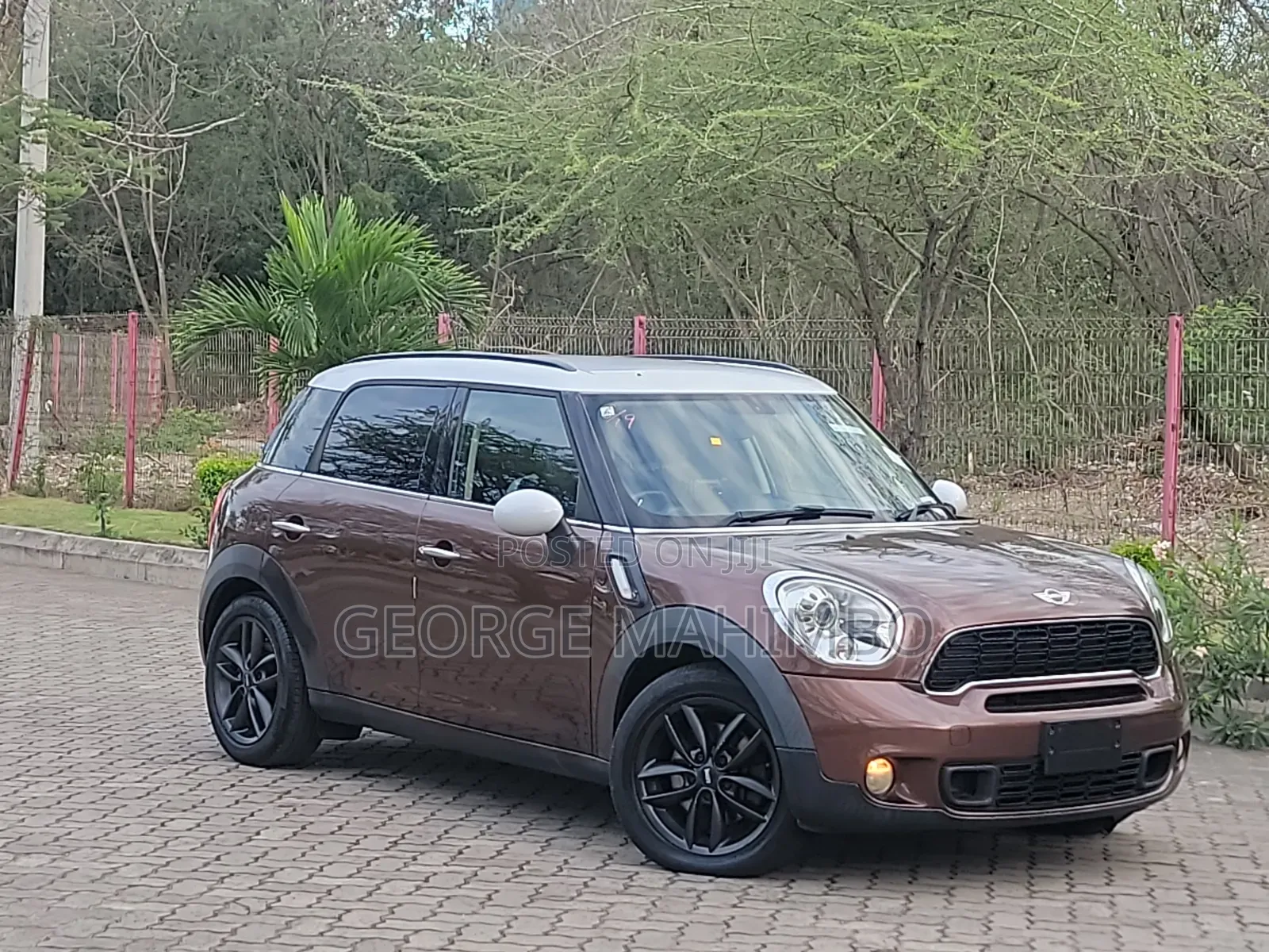 Mini Cooper 2013 Brown