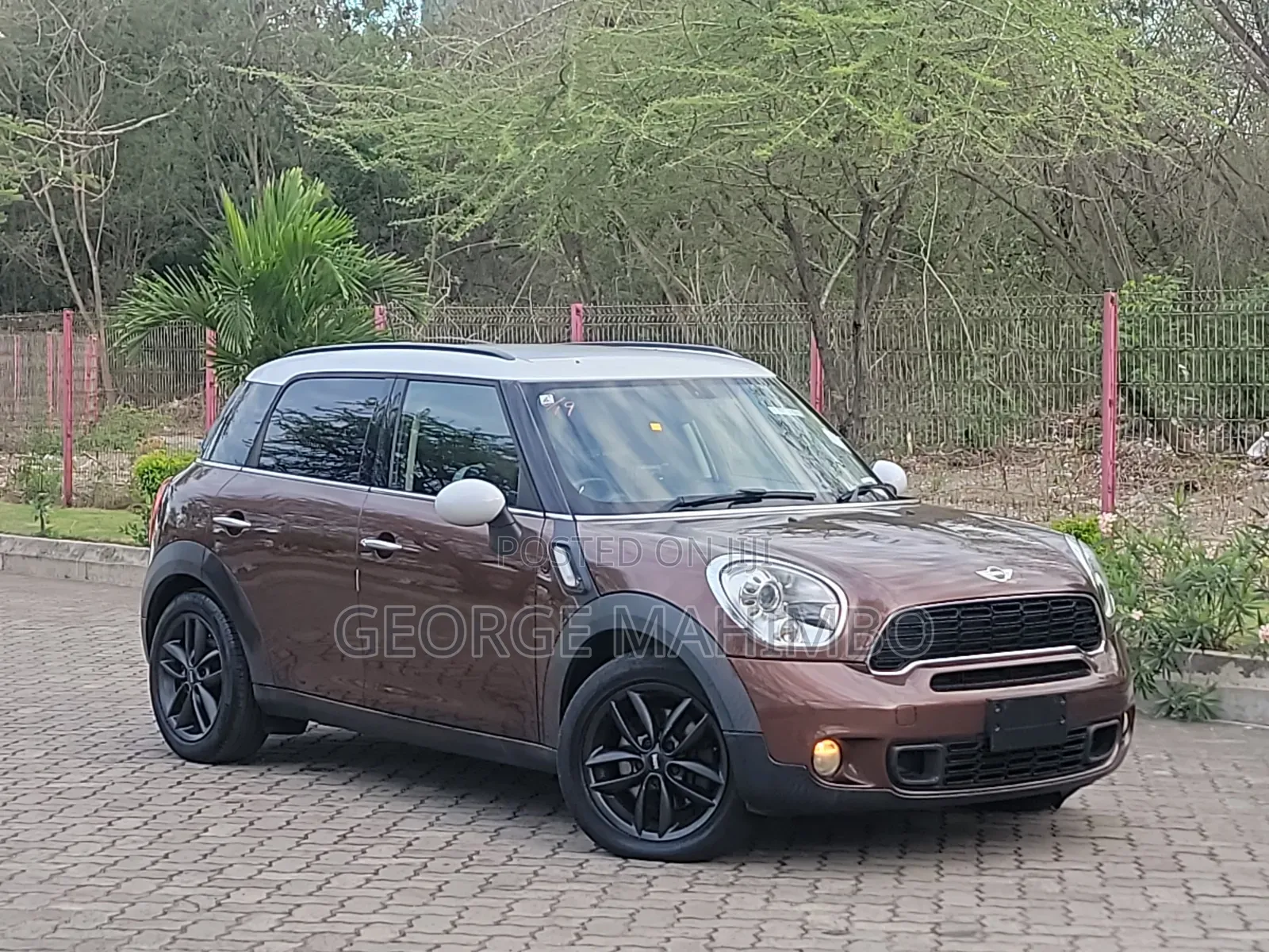 Mini Cooper 2013 Brown