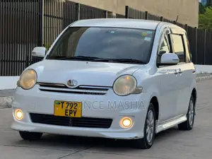 Toyota Sienta 2008 White