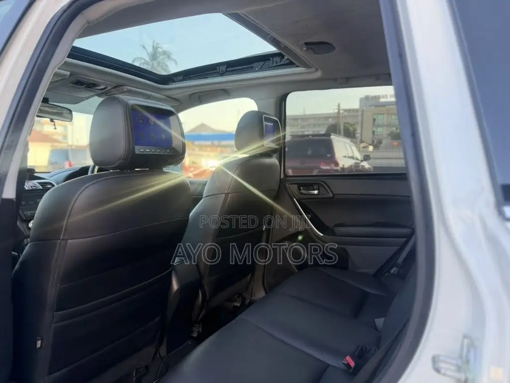 Subaru Forester 2016 White