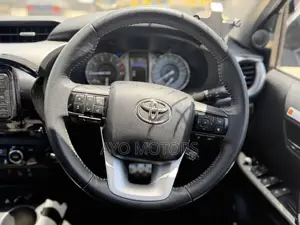 Toyota Hilux 2021 Black