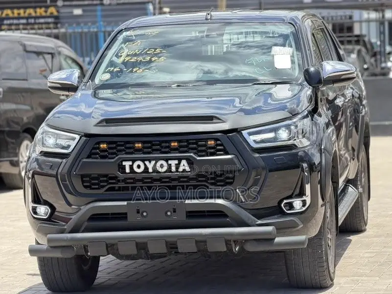 Toyota Hilux 2021 Black