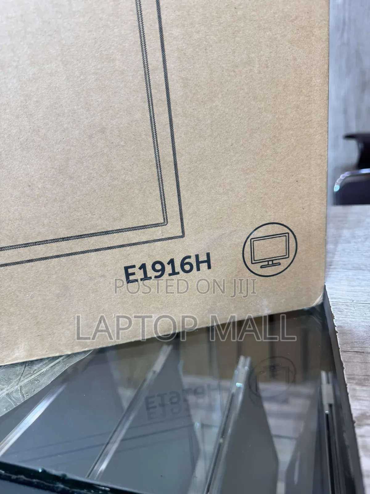 Dell E1916H