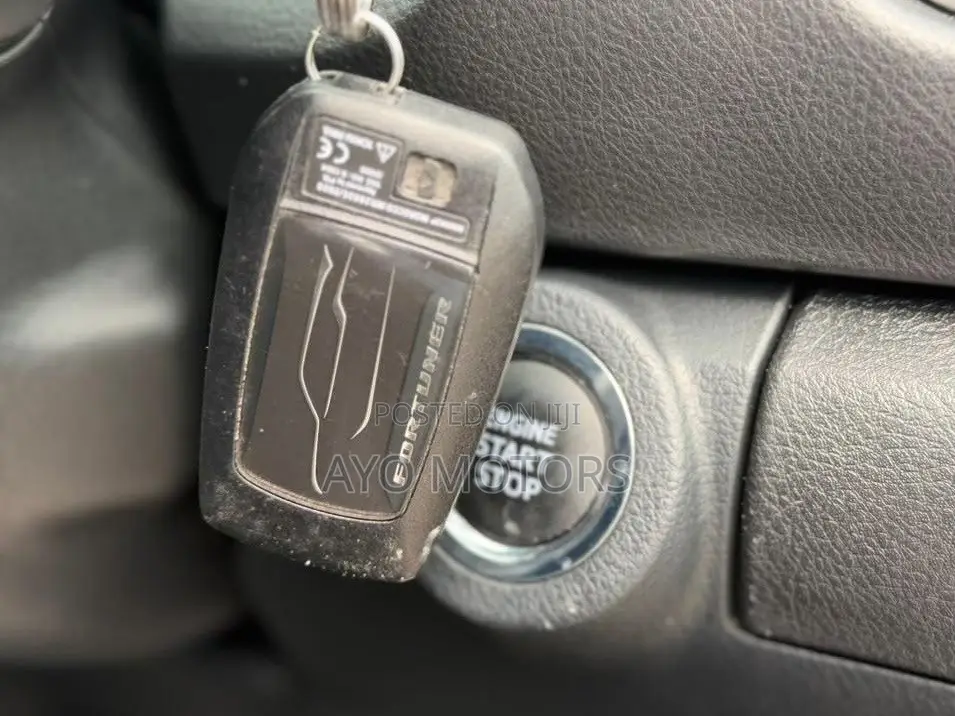 Toyota Fortuner 2024 Silver