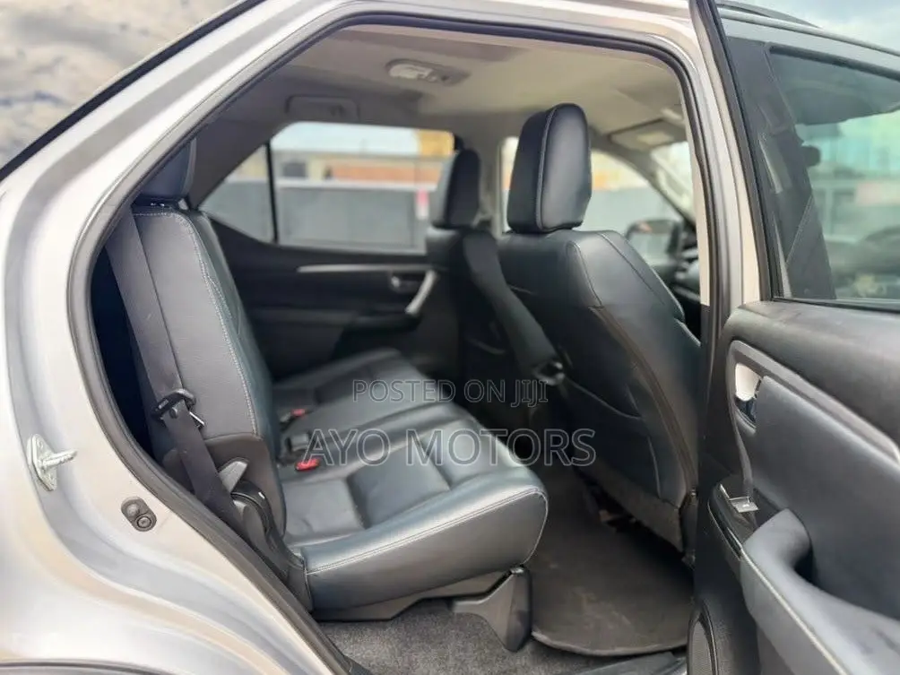 Toyota Fortuner 2024 Silver