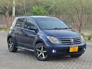 Toyota IST 2005 Blue