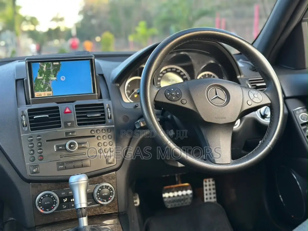Mercedes-Benz C200 2010 Silver