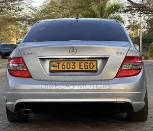 Mercedes-Benz C200 2010 Silver