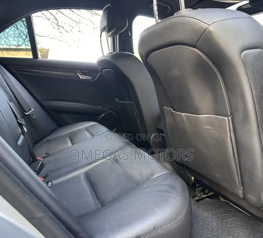 Mercedes-Benz C200 2010 Silver