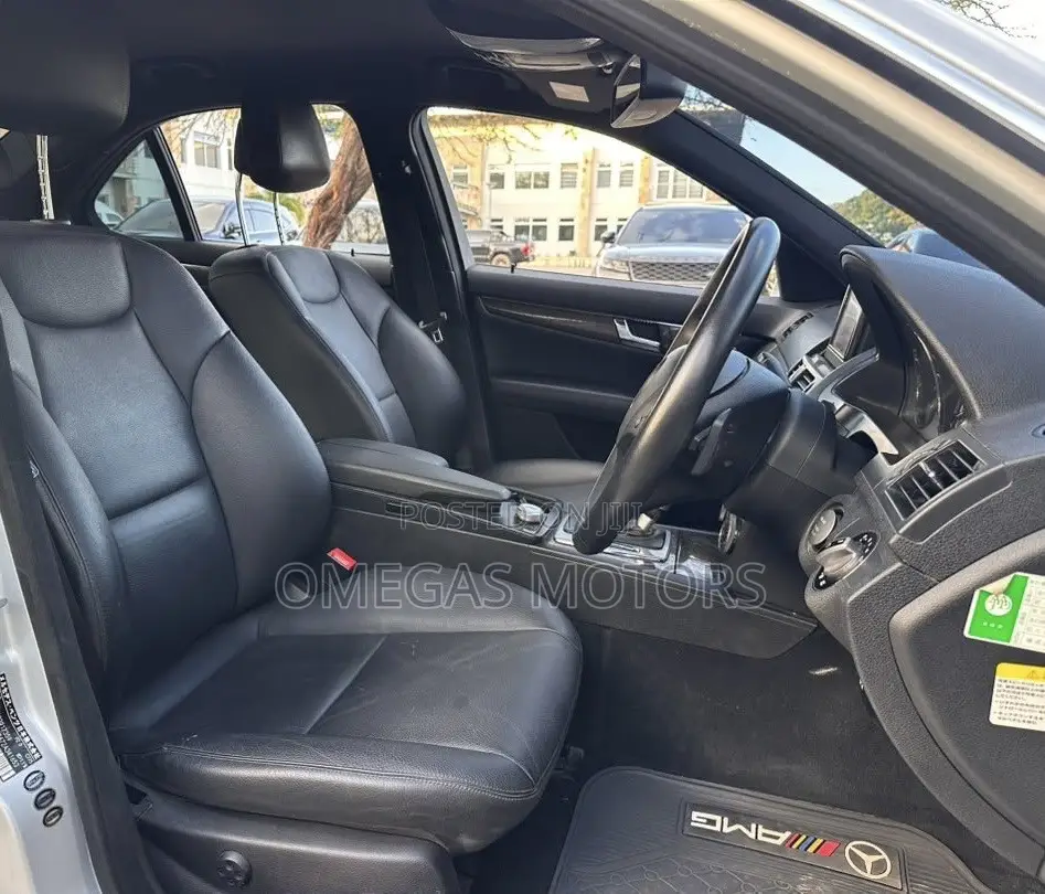 Mercedes-Benz C200 2010 Silver