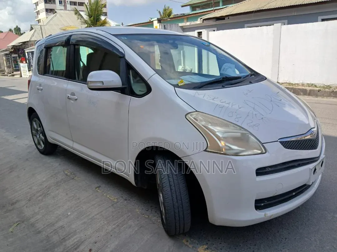 Toyota Ractis 2007 White
