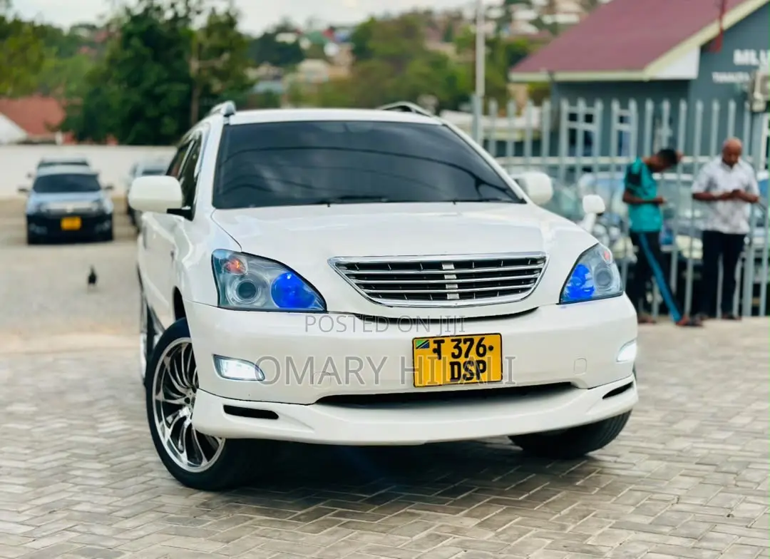 Toyota Harrier 2005 White