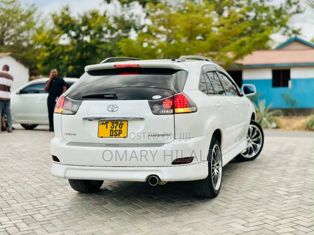 Toyota Harrier 2005 White